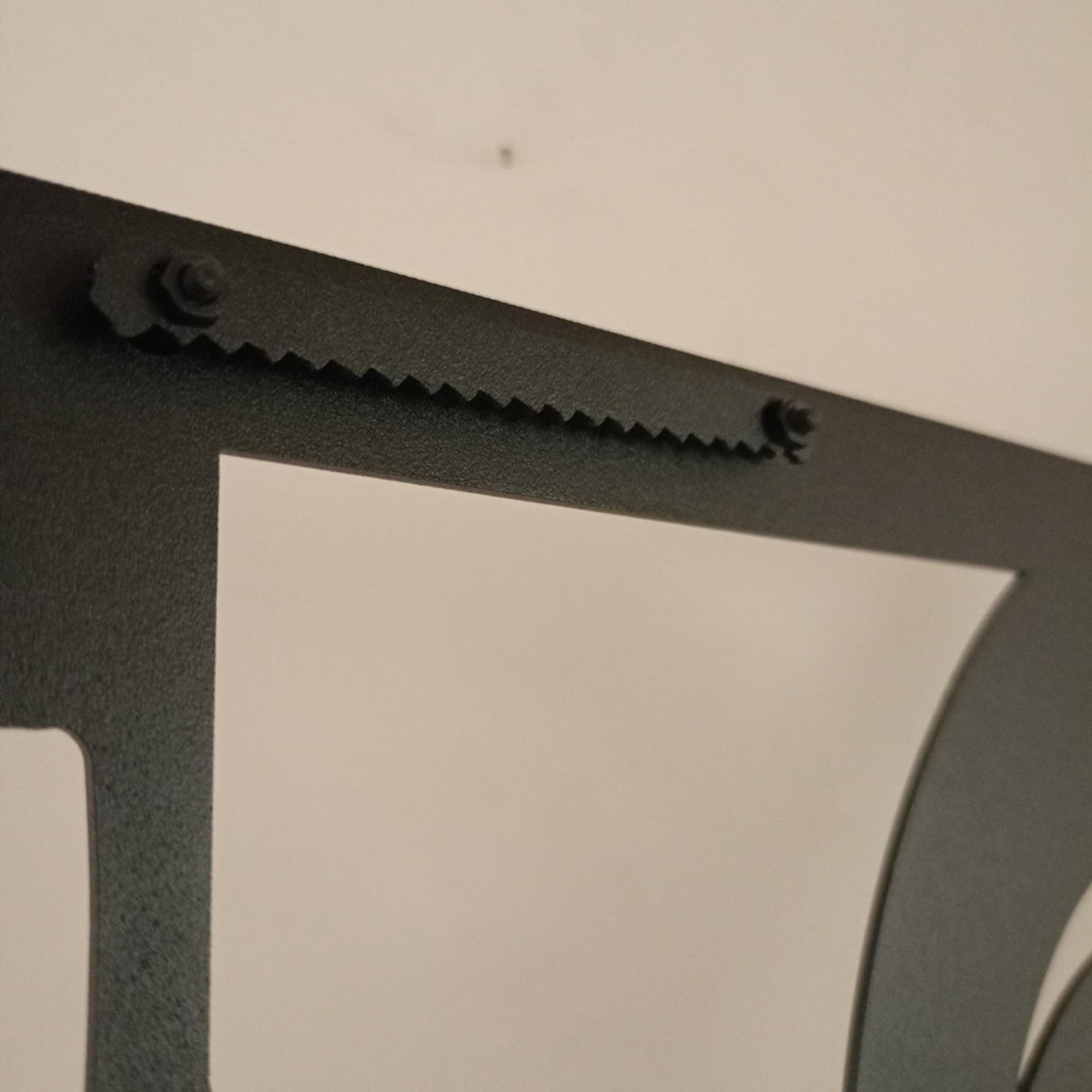 Rustic Mountain Metal Wall Art detail of the metal edge